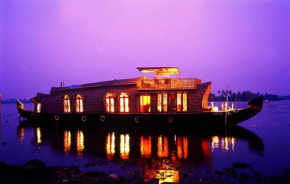 Soma Hamsam House Boat